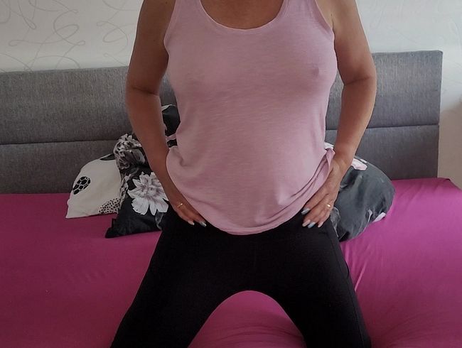 sexy_mom's Porno Video: Ich ziehe mich für Dich aus